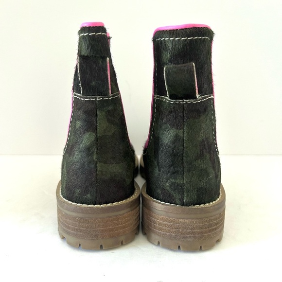 Boden Freya Chelsea Boots Camo Calf Hair Metallic Pink Green NWOT Size EU37 US 6 - Picture 7 of 16